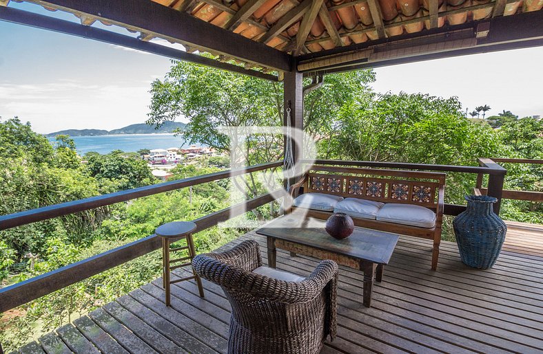 Casa Com vista Panorâmica, Três Quartos e Contato Direto com